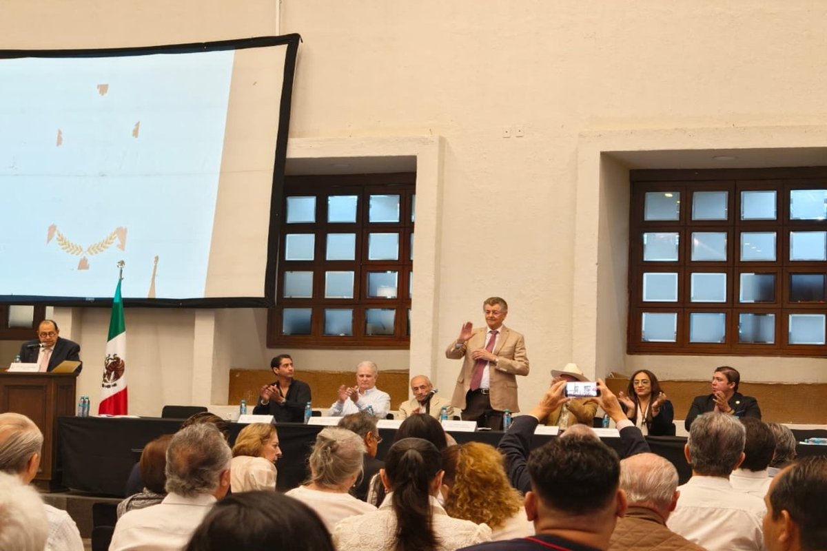 Presídium institucional con la participación de la Dra. Brenda Pérez Lana en la Cámara de Comercio de Guadalajara