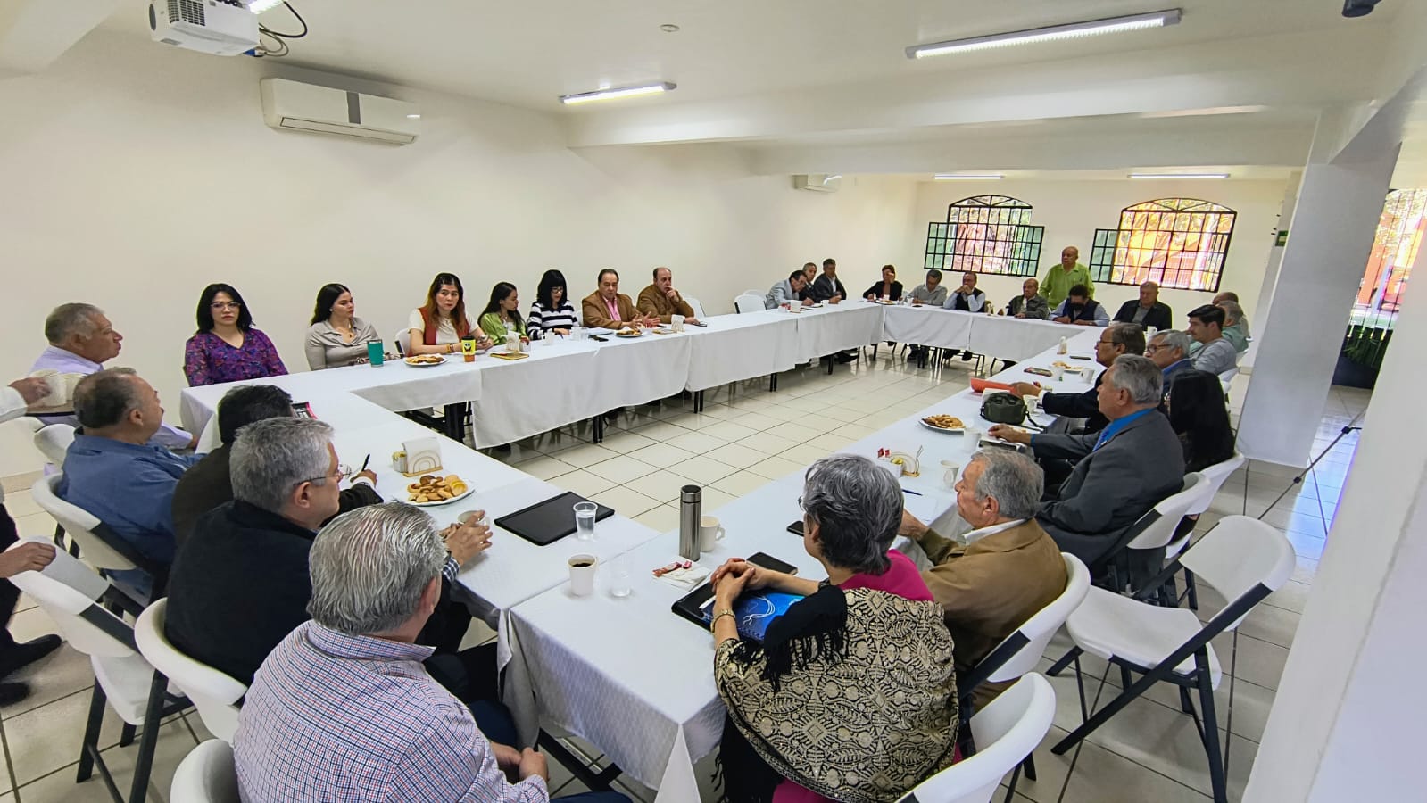 Sesión plenaria del Parlamento Ciudadano Por Jalisco A.C.