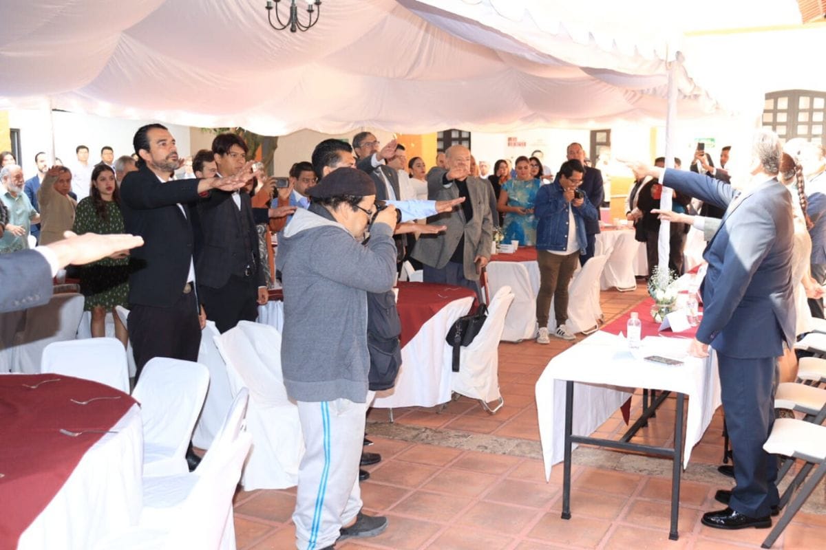 Ceremonia oficial en el Instituto de Administración Pública del Estado de Jalisco
